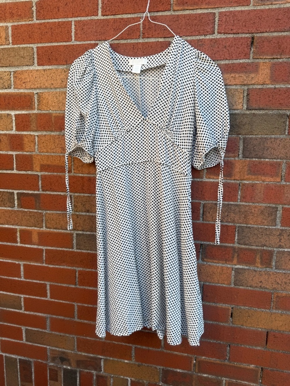 H&M Black White Polka Dot Mini Dress XXS Puff Sleeve Fit & Flare V Neck